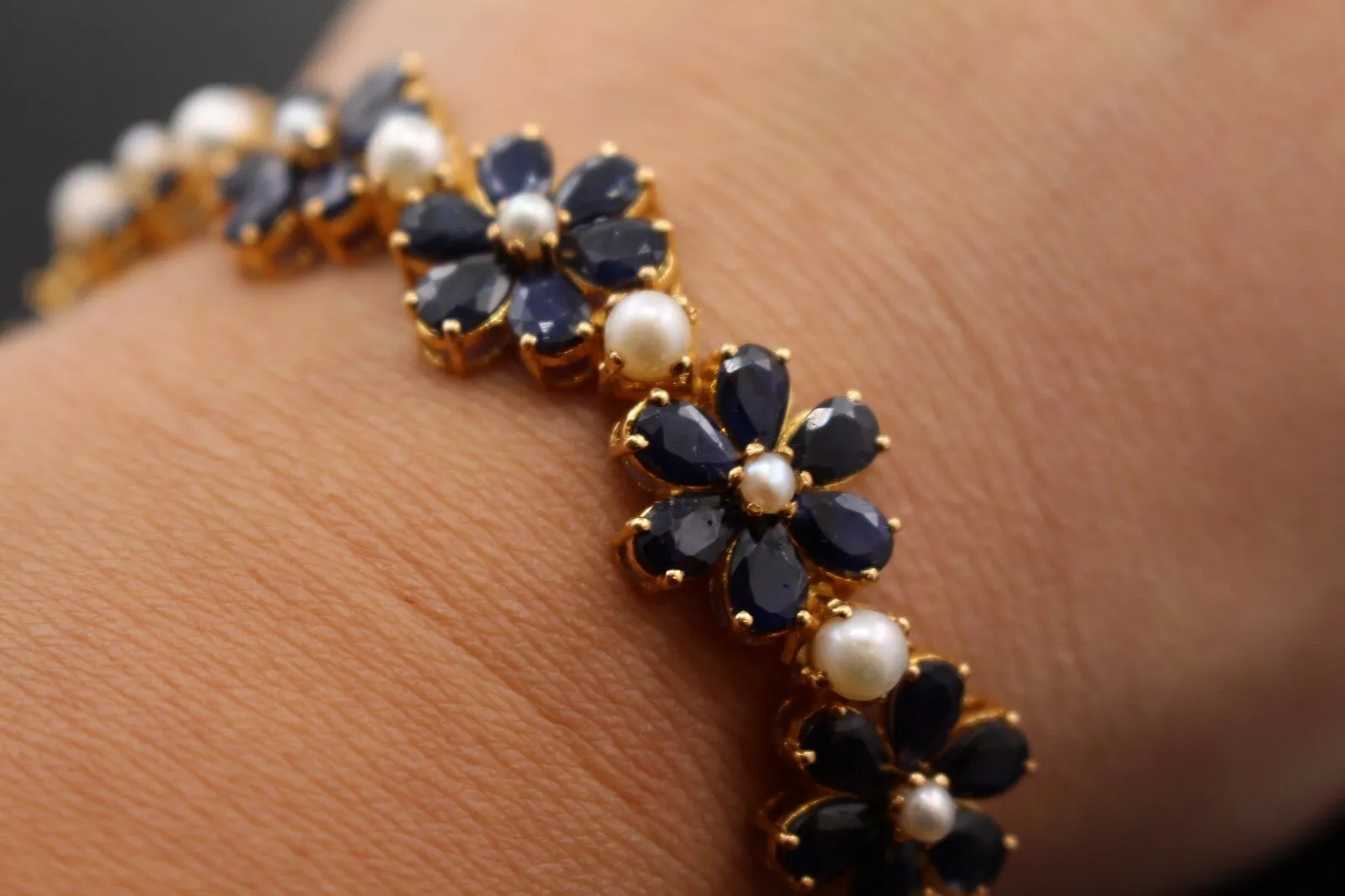 22k Jewelry Solid Gold ELEGANT Blue Sapphire Flower Stone Bracelet Size 7 B354