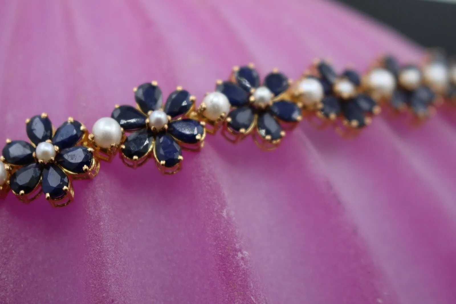 22k Jewelry Solid Gold ELEGANT Blue Sapphire Flower Stone Bracelet Size 7 B354