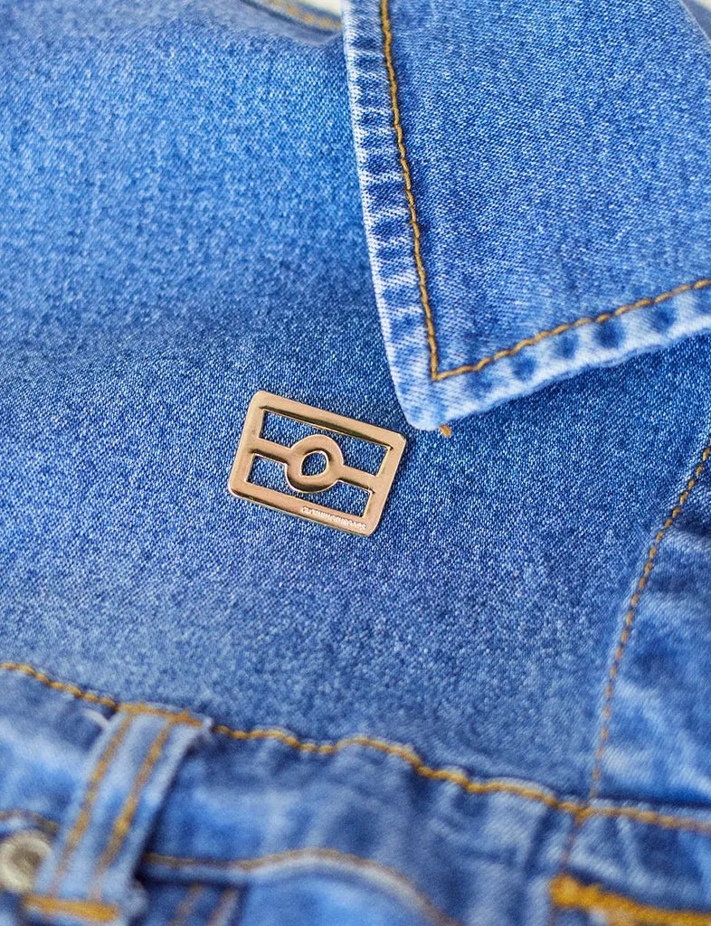 FLAG PIN