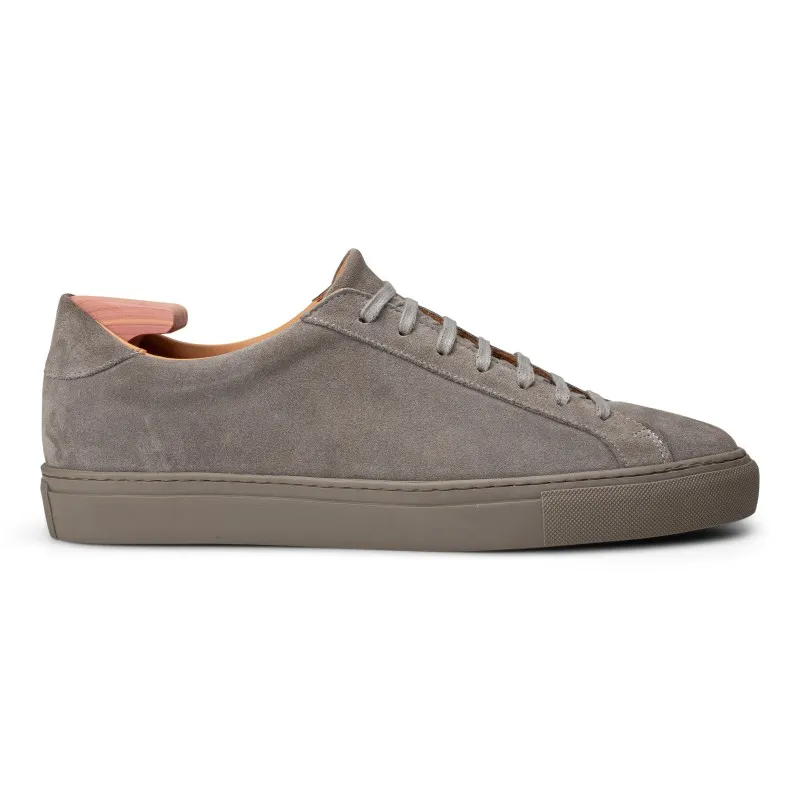 Skolyx Premium sneaker in grey suede with dark sole