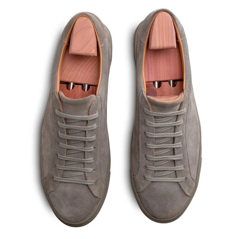 Skolyx Premium sneaker in grey suede with dark sole