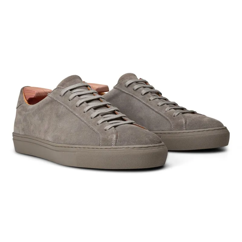 Skolyx Premium sneaker in grey suede with dark sole