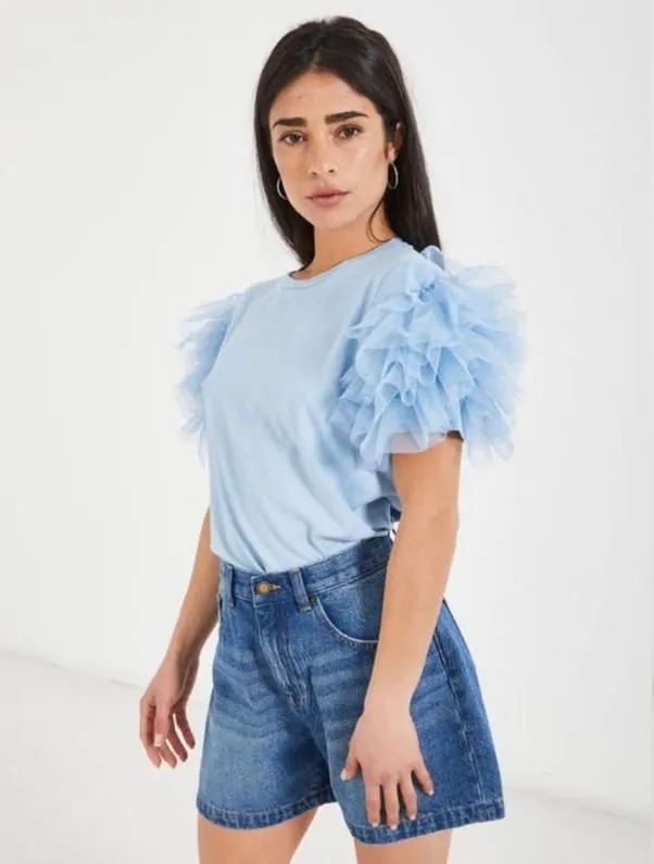 T-SHIRT CON MANICHE IN TULLE