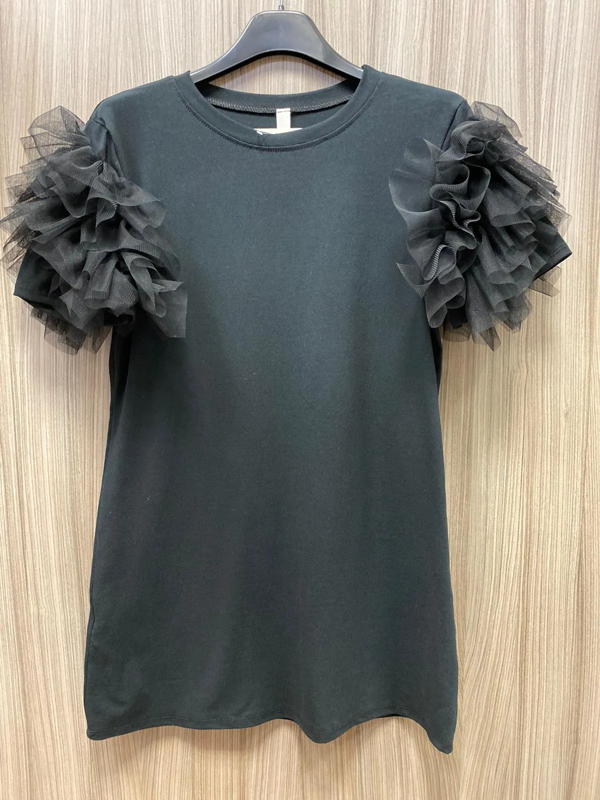 T-SHIRT CON MANICHE IN TULLE